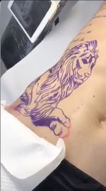 Acerbi, tatuaggio leon