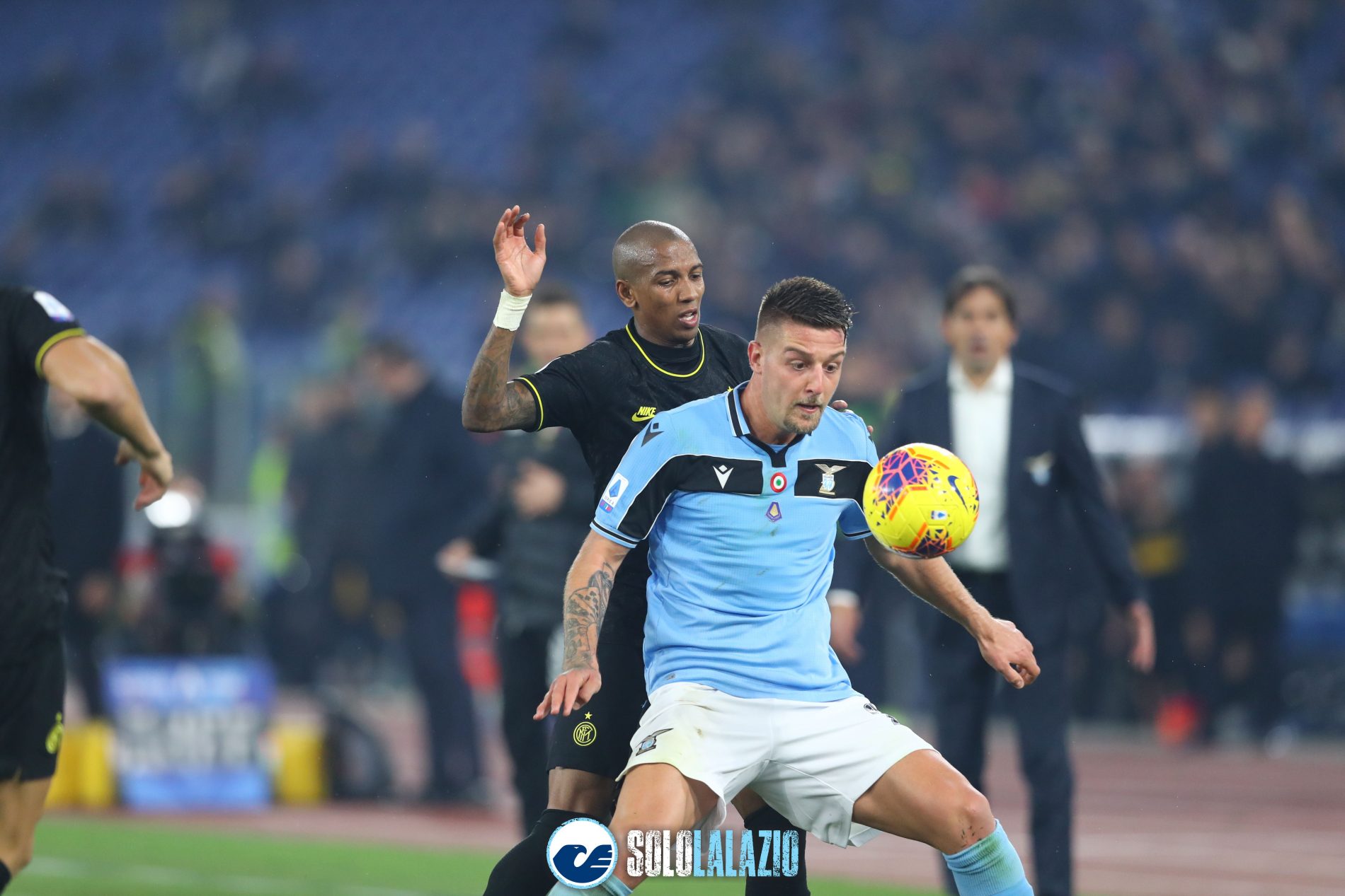 Lazio - Inter, Ashley Young e Sergej Milinkovic
