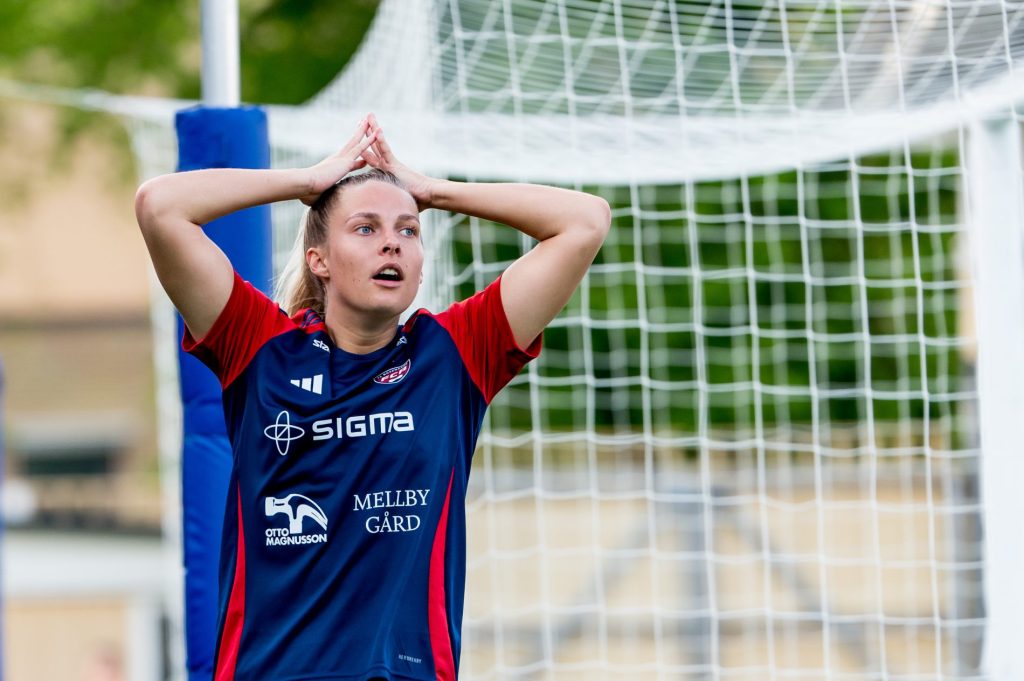 Holdt (Isaksen-Lazio)