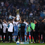 Lazio-Bologna, giro di campo con la Coppa Italia